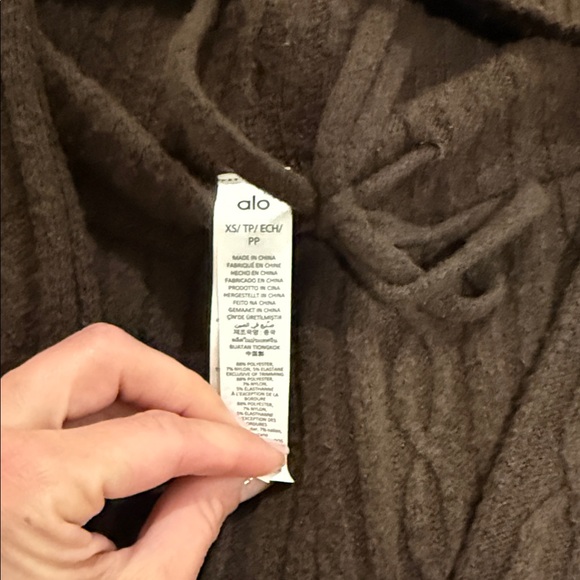 ALO Yoga Cable Knit Lounge Set - expresso color - Picture 3 of 5